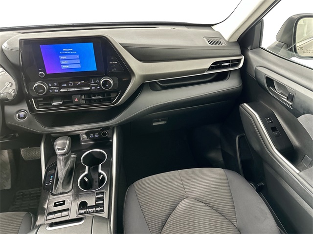 Vehicle image 25 of 39