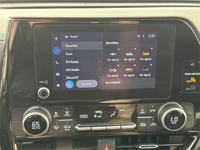 Vehicle image 11 of 39