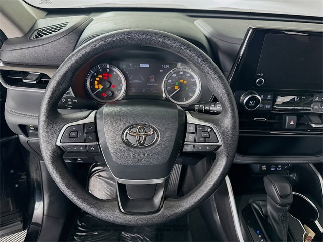 Vehicle image 11 of 22