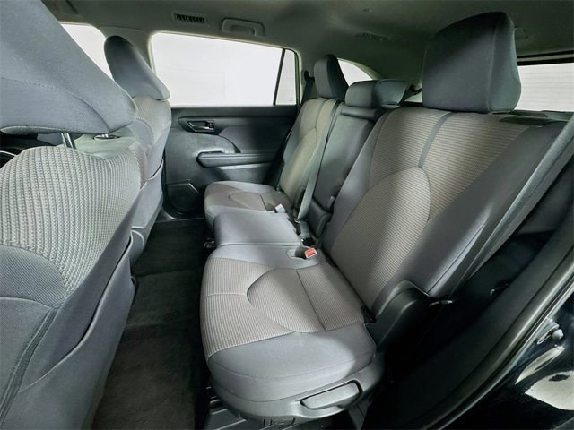 Vehicle image 15 of 22