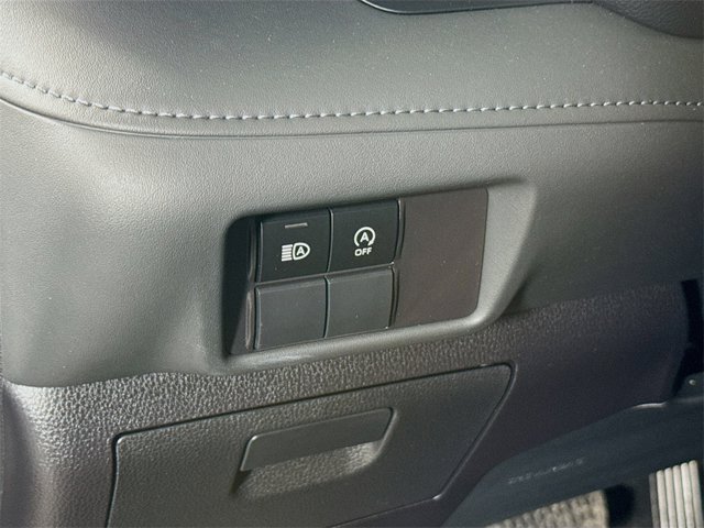 Vehicle image 9 of 22