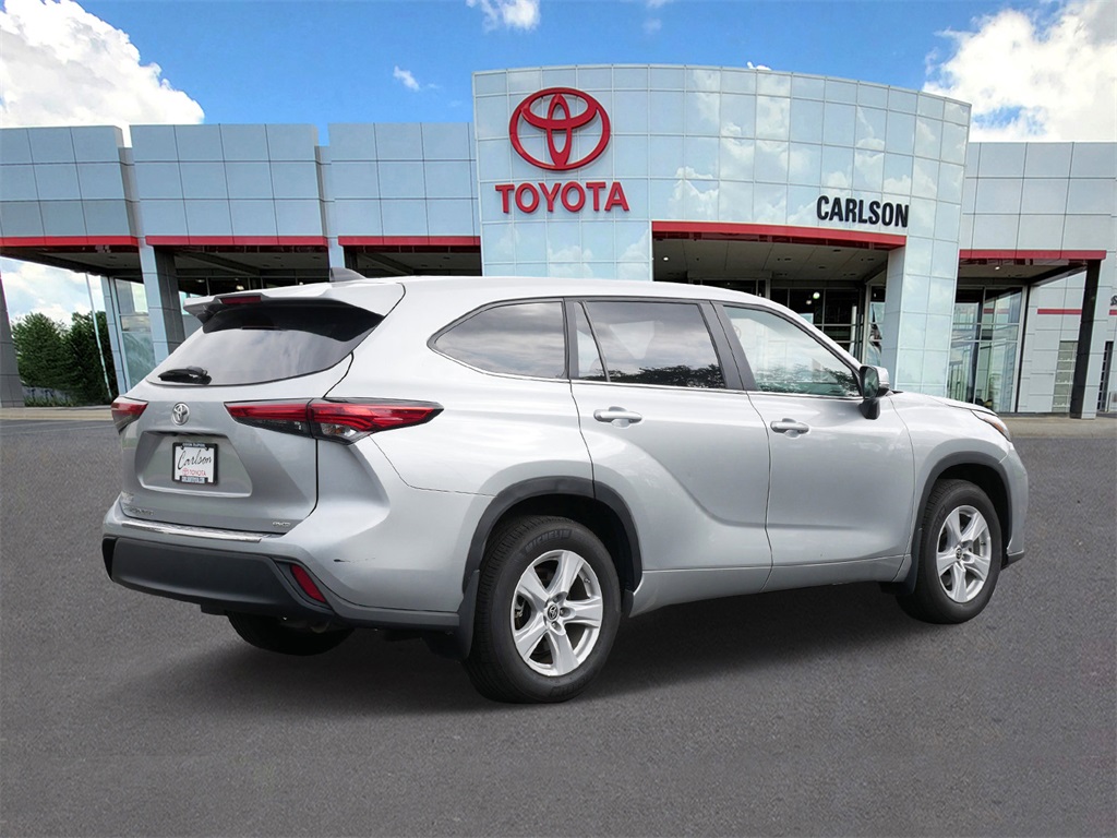 Vehicle image 4 of 12