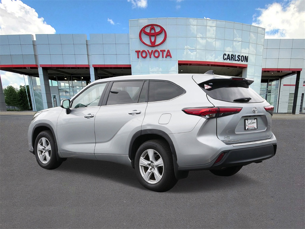 Vehicle image 5 of 12
