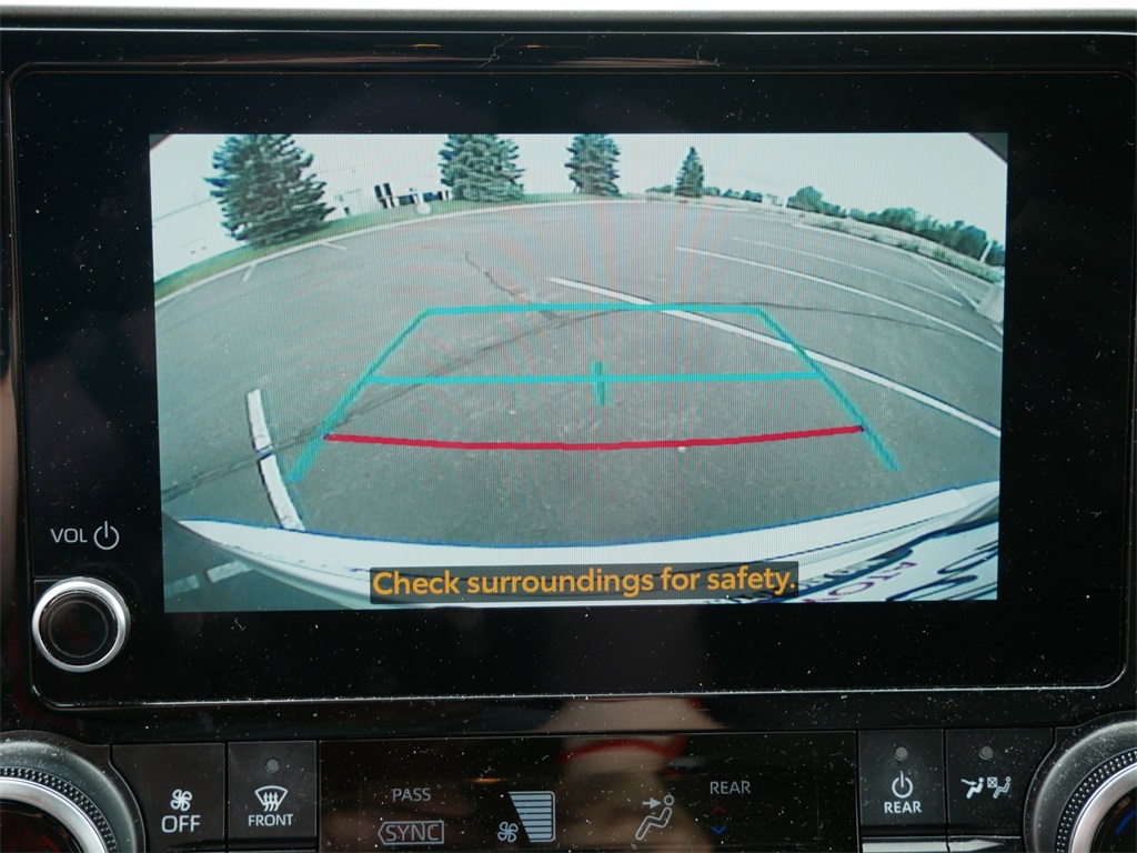 Vehicle image 10 of 12
