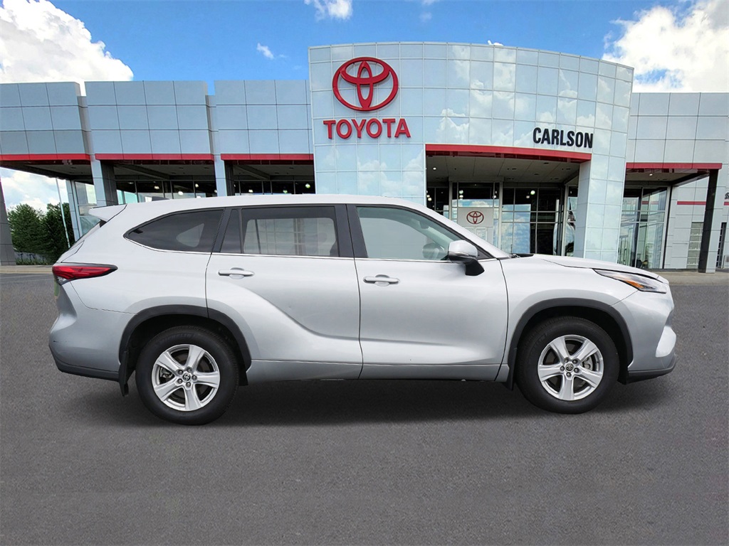 Vehicle image 3 of 12