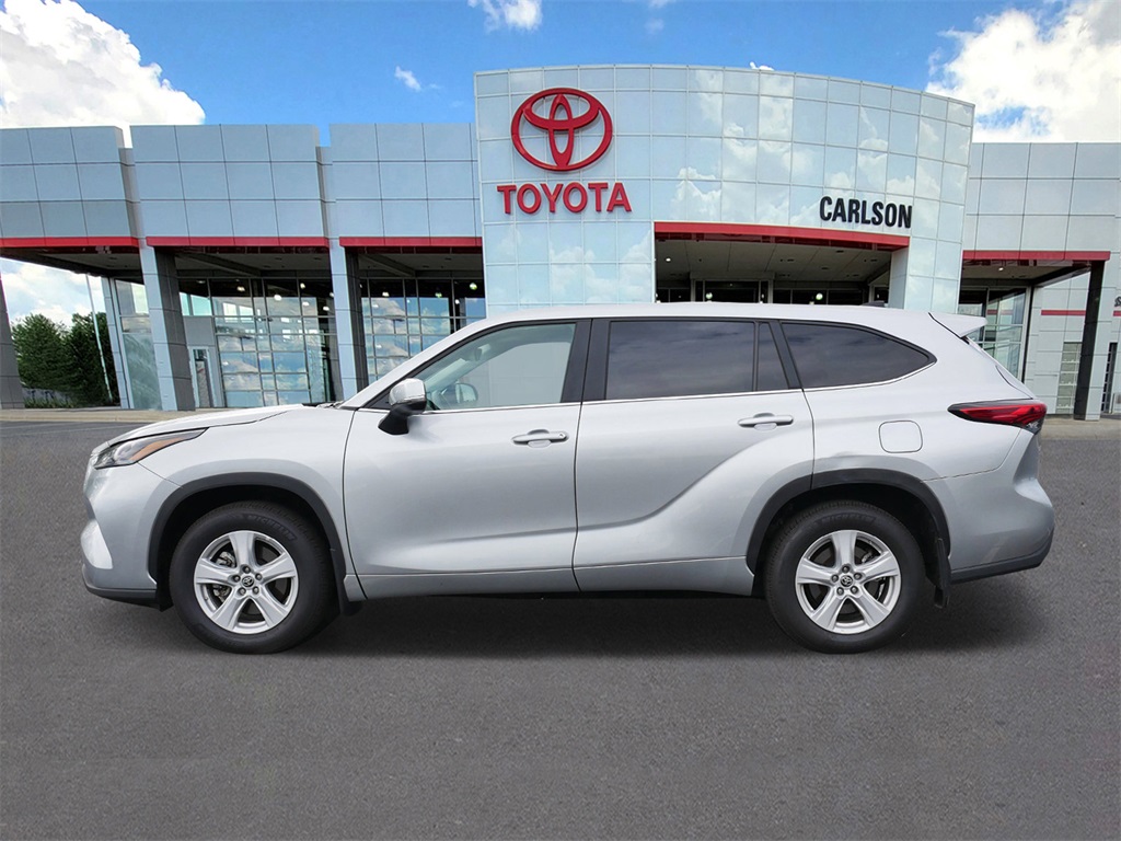 Vehicle image 6 of 12