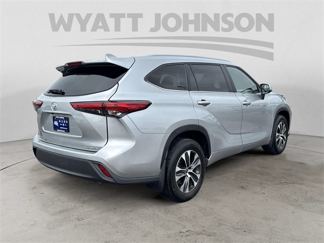 Vehicle image 5 of 29