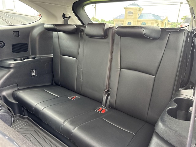 Vehicle image 15 of 29