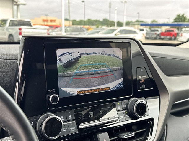 Vehicle image 22 of 29