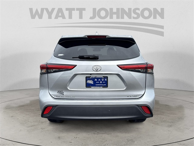 Vehicle image 6 of 29