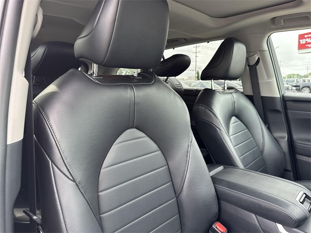 Vehicle image 12 of 29