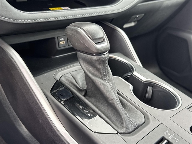 Vehicle image 24 of 29