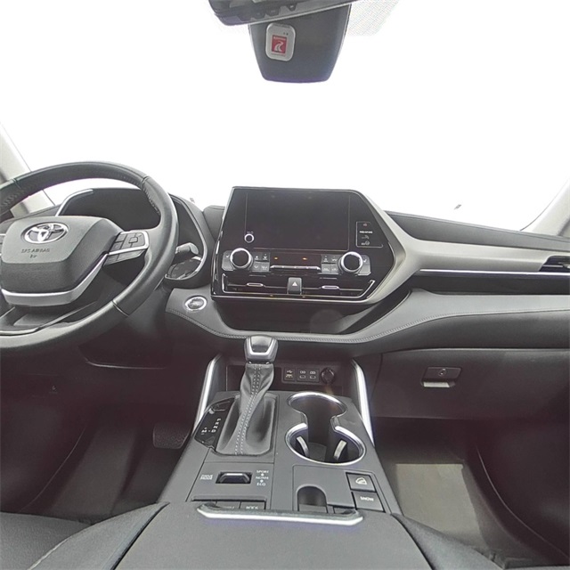 Vehicle image 17 of 29
