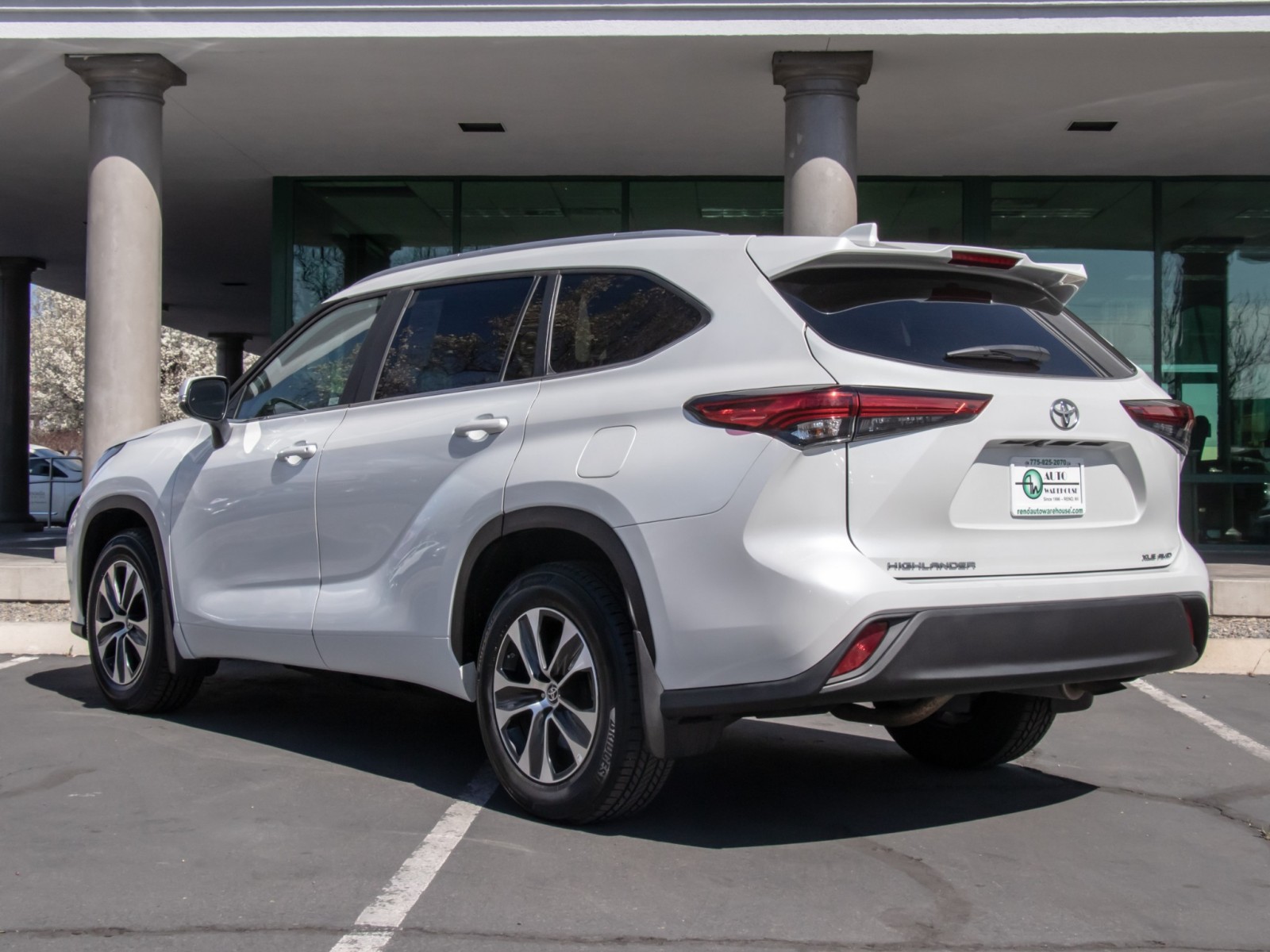 Vehicle image 7 of 26