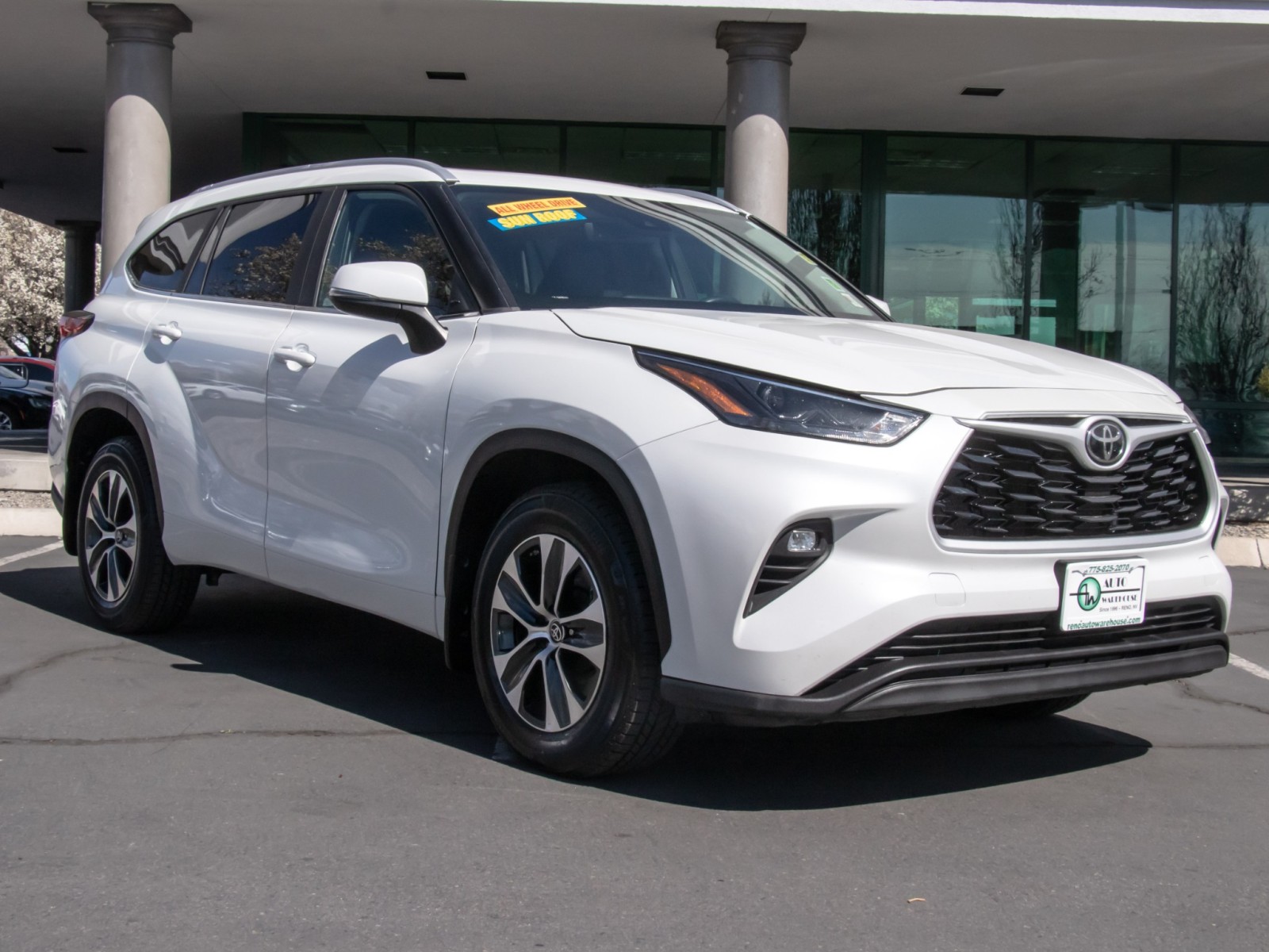 Vehicle image 3 of 26