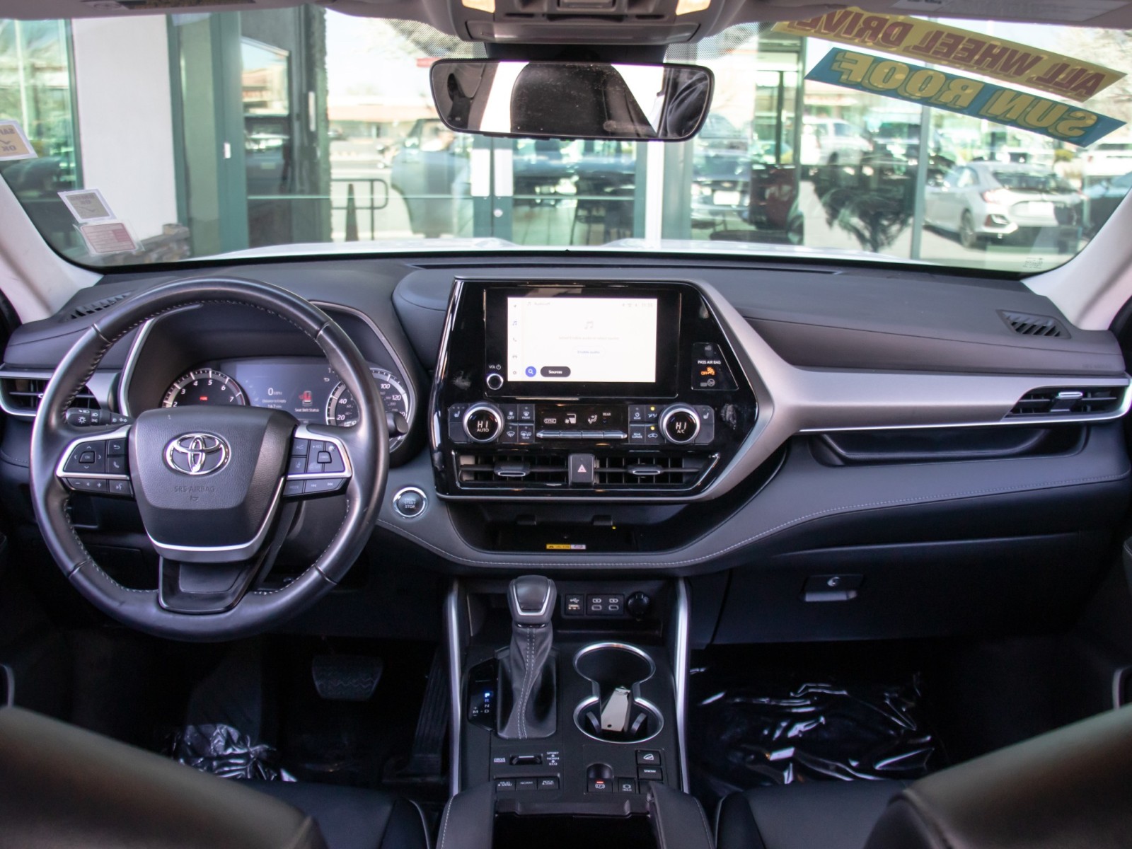 Vehicle image 15 of 26