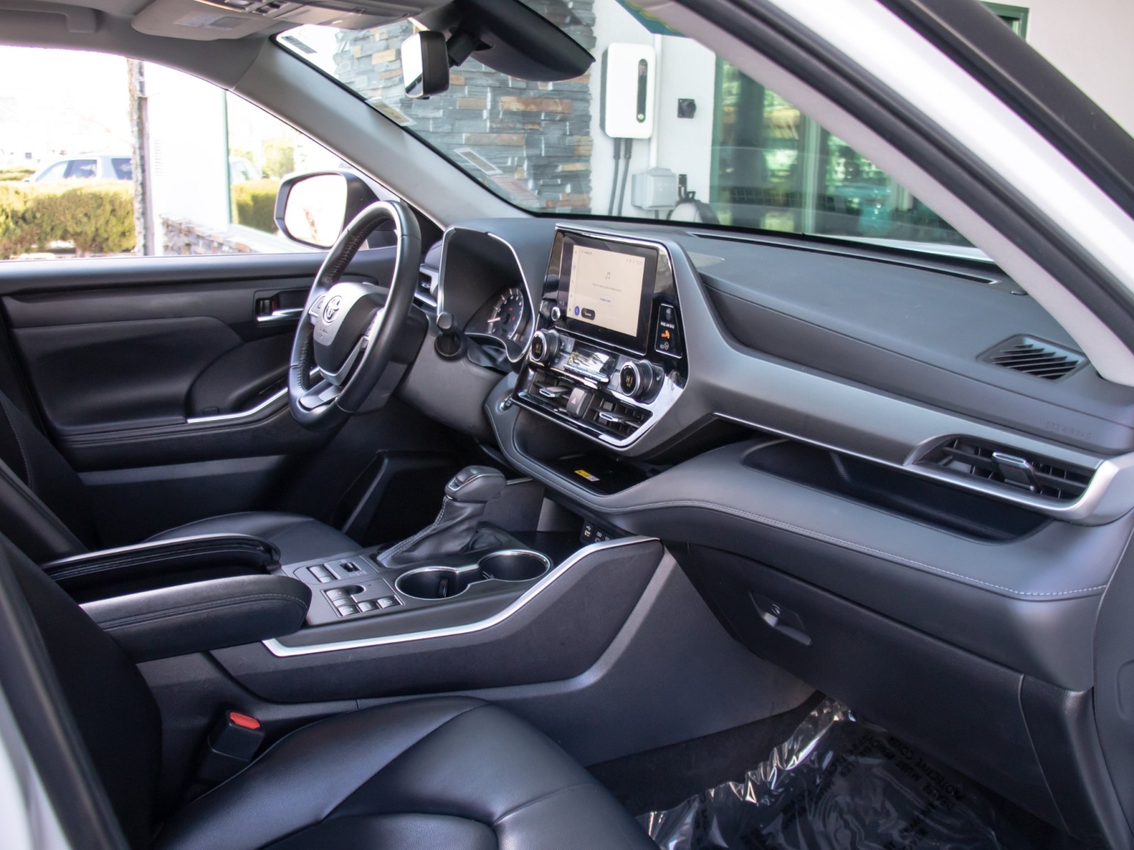 Vehicle image 18 of 26