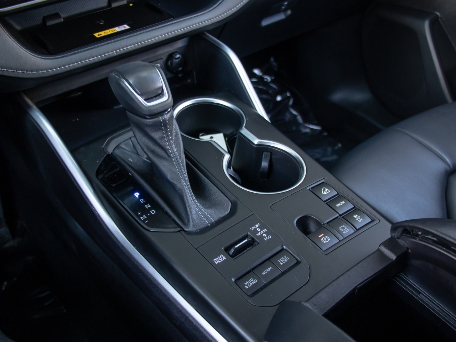 Vehicle image 17 of 26