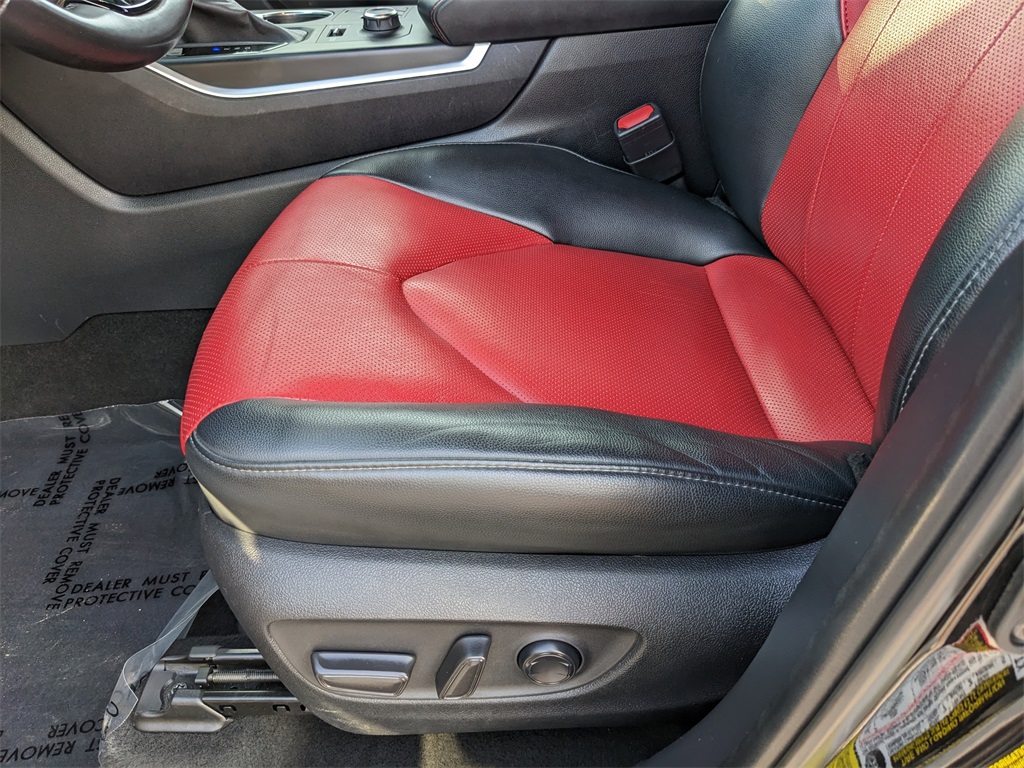 Vehicle image 23 of 39