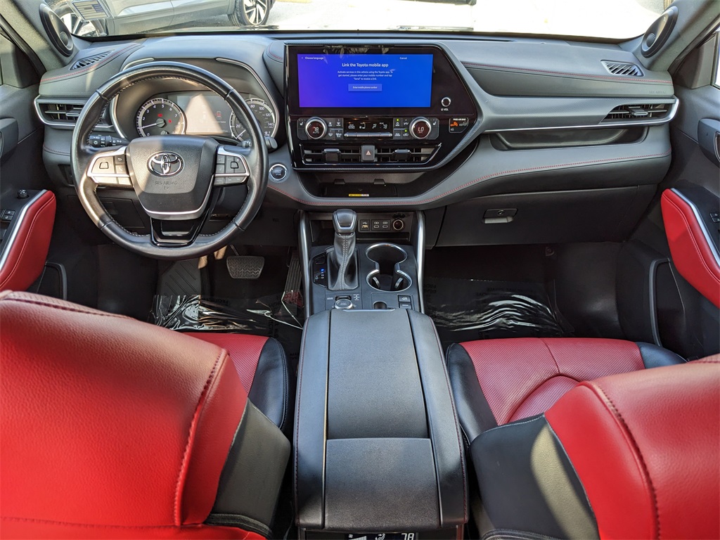 Vehicle image 16 of 39