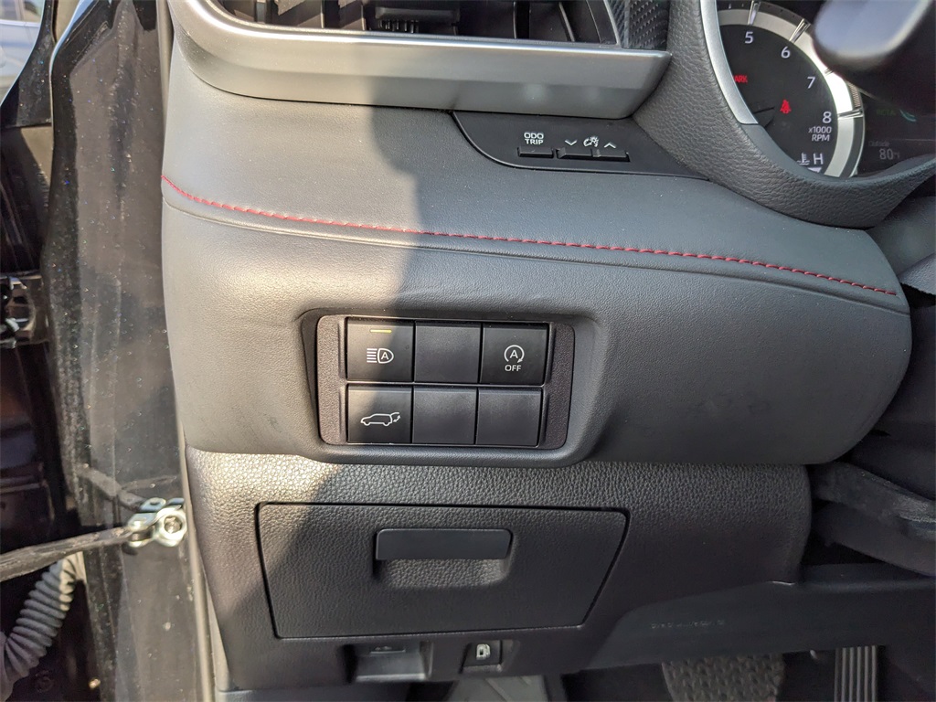 Vehicle image 31 of 39