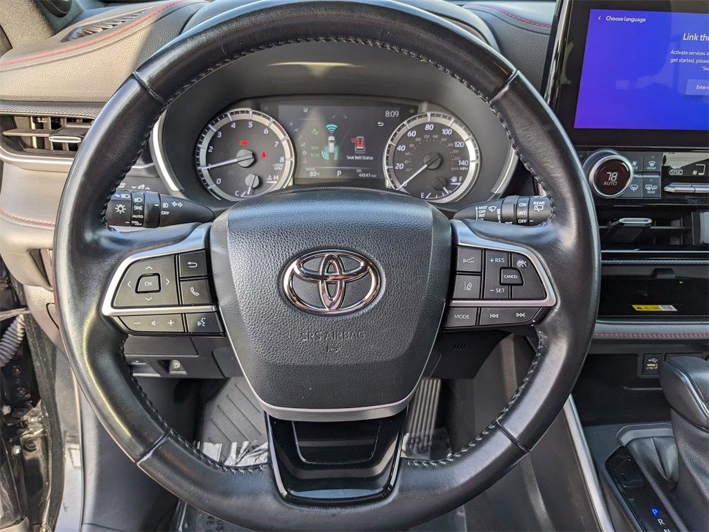 Vehicle image 32 of 39