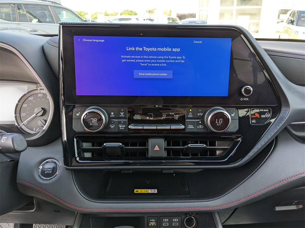 Vehicle image 25 of 39