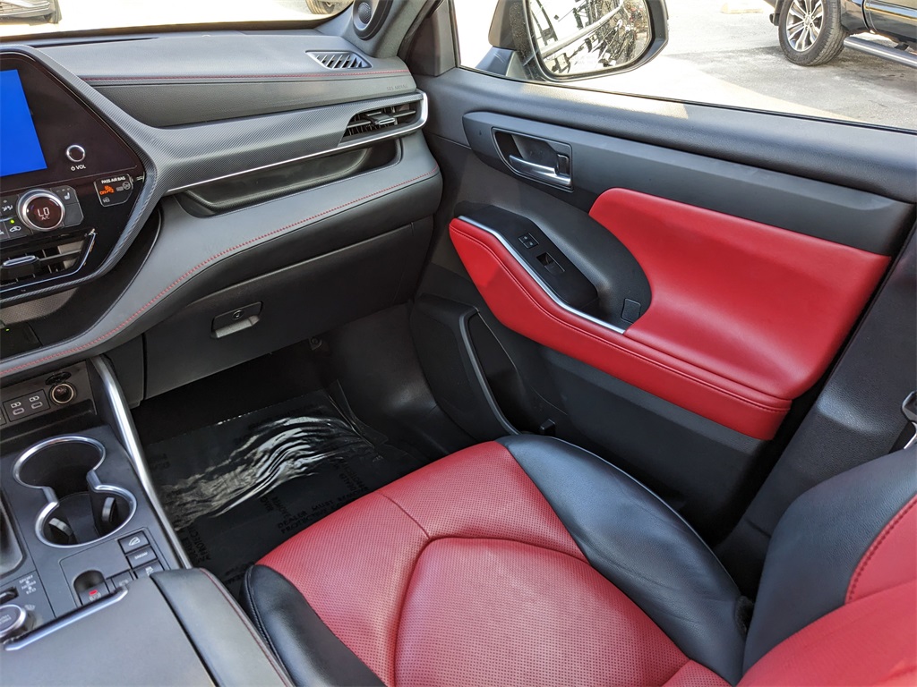Vehicle image 19 of 39