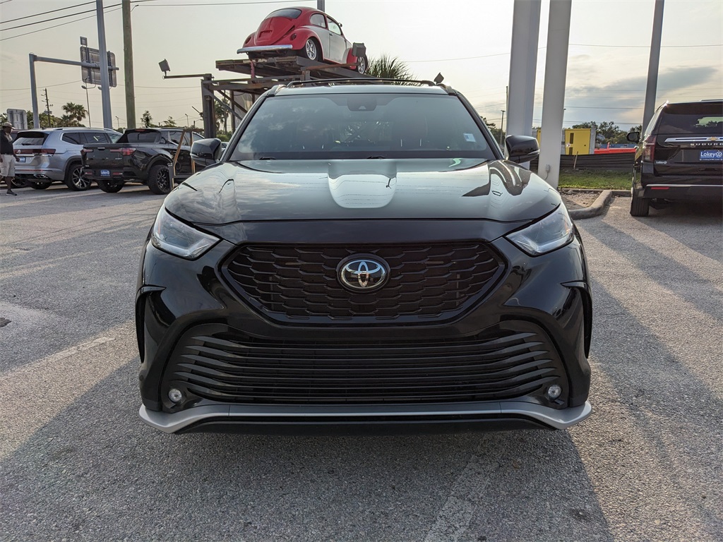 Vehicle image 3 of 39