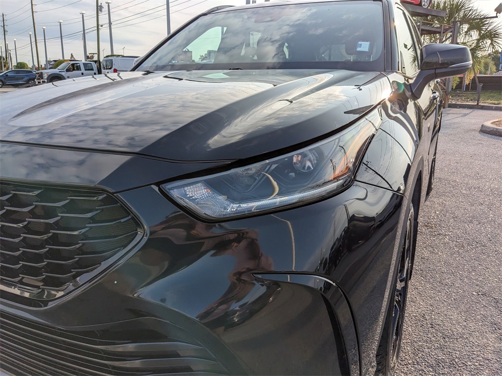 Vehicle image 10 of 39