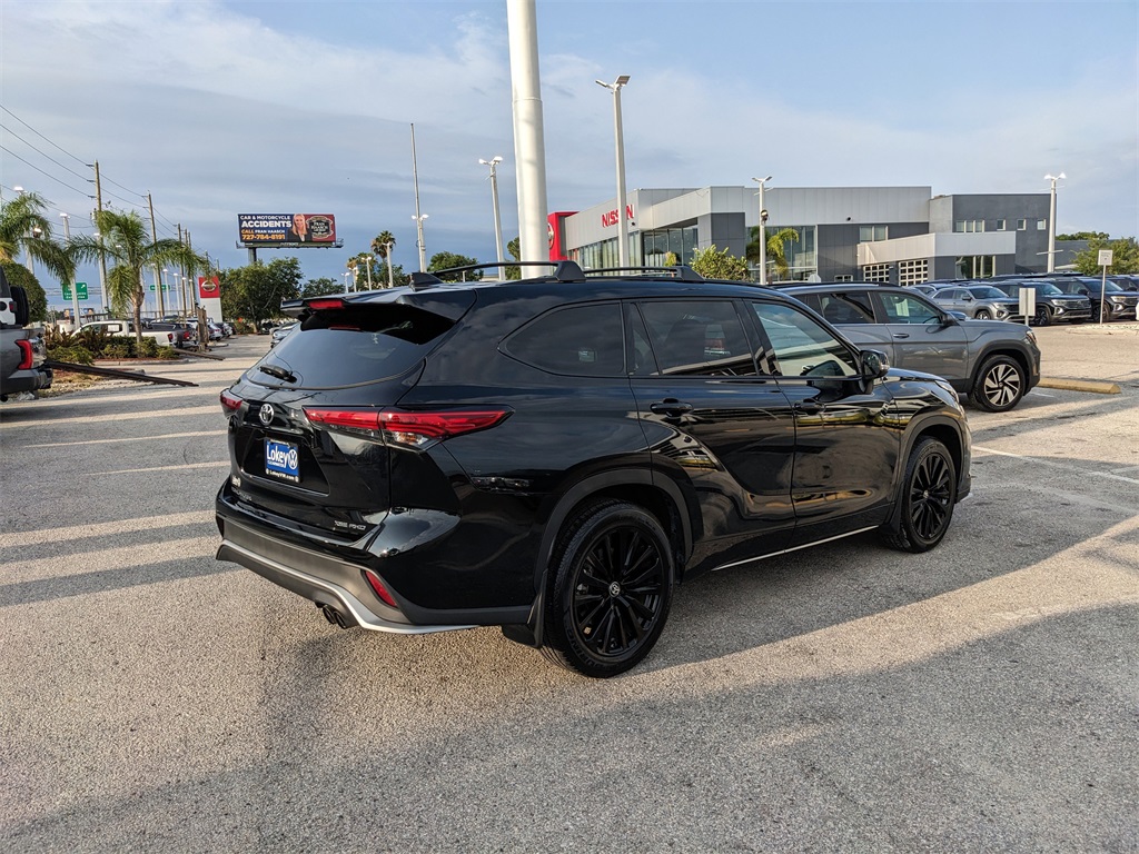Vehicle image 6 of 39