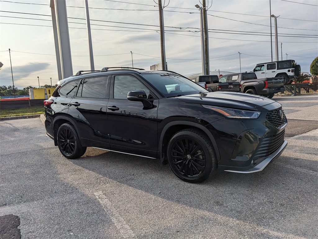 Vehicle image 4 of 39