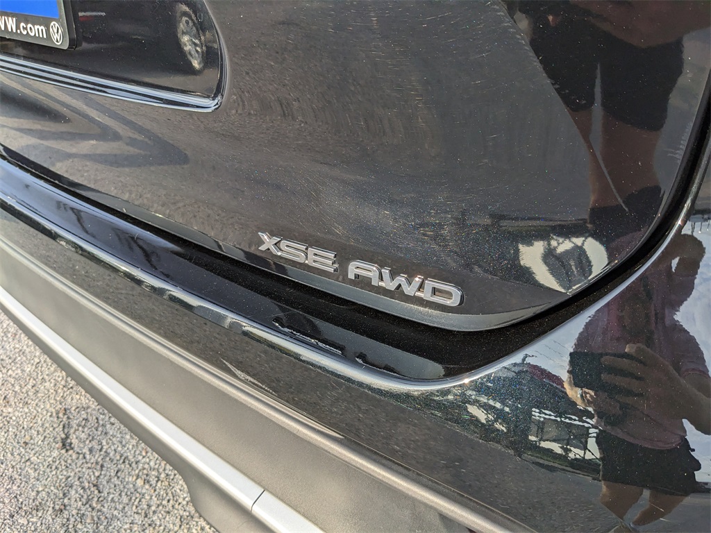 Vehicle image 14 of 39
