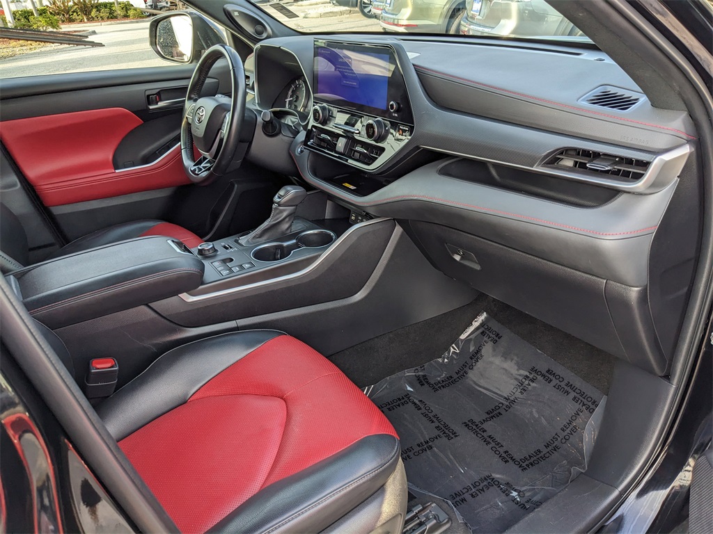 Vehicle image 15 of 39