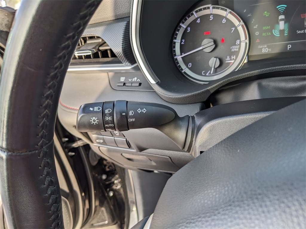 Vehicle image 35 of 39