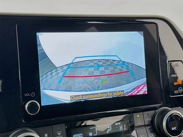 Vehicle image 14 of 20