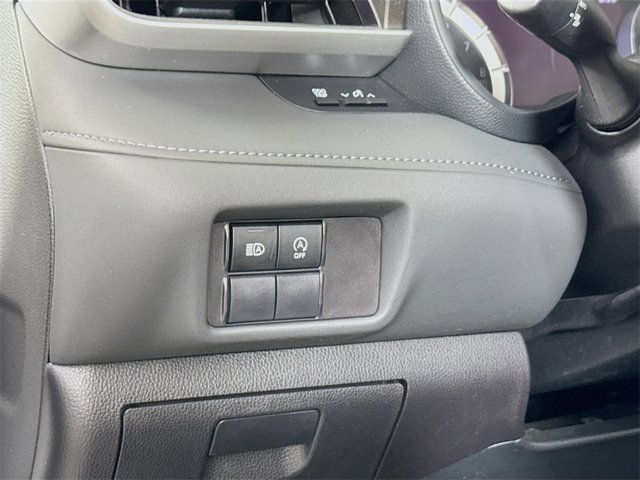 Vehicle image 9 of 20