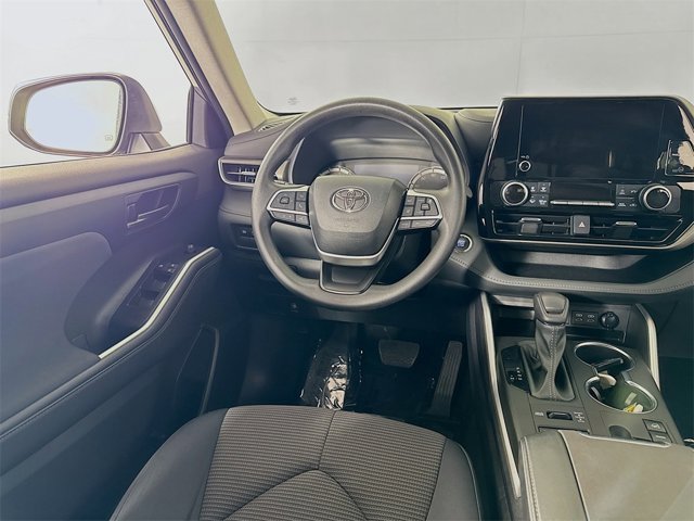 Vehicle image 16 of 20