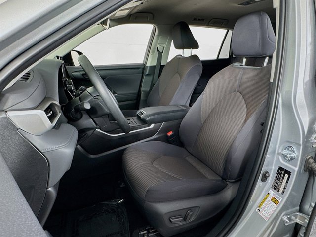 Vehicle image 10 of 20