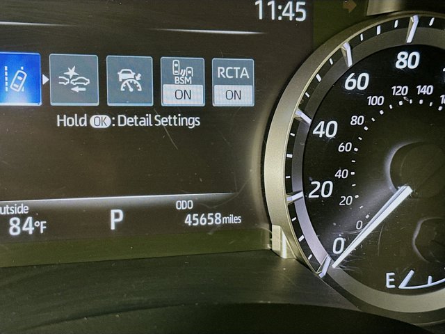 Vehicle image 12 of 31