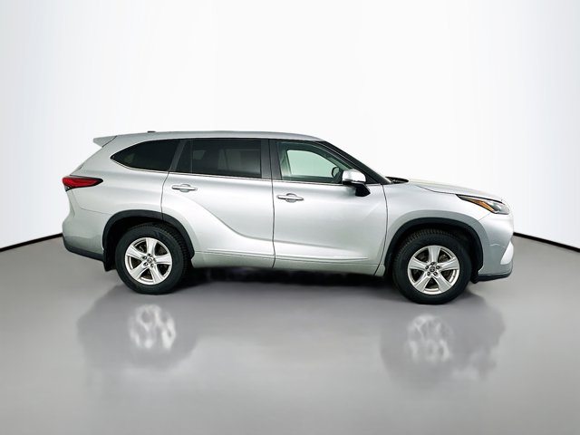 Vehicle image 4 of 31