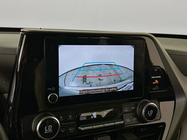 Vehicle image 13 of 31