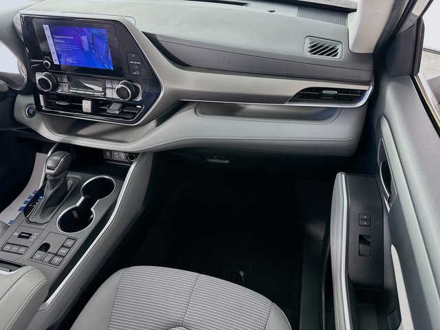 Vehicle image 28 of 31