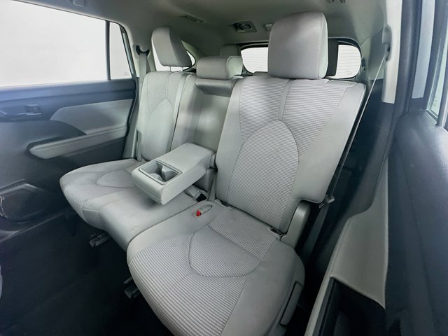 Vehicle image 22 of 31