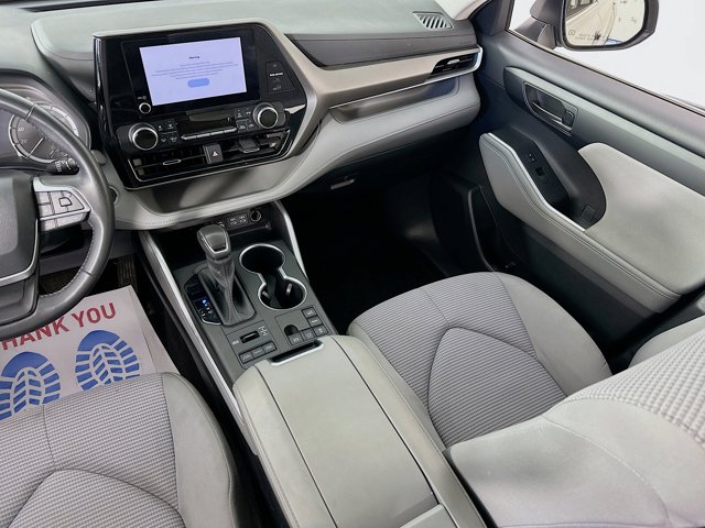 Vehicle image 21 of 31