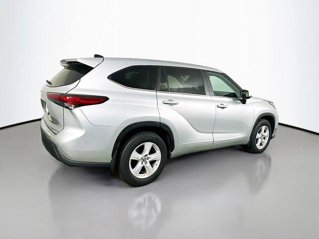Vehicle image 5 of 31