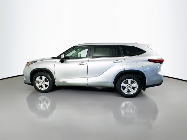 Vehicle image 8 of 31