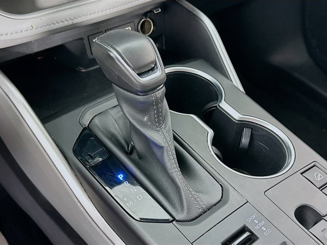 Vehicle image 16 of 31