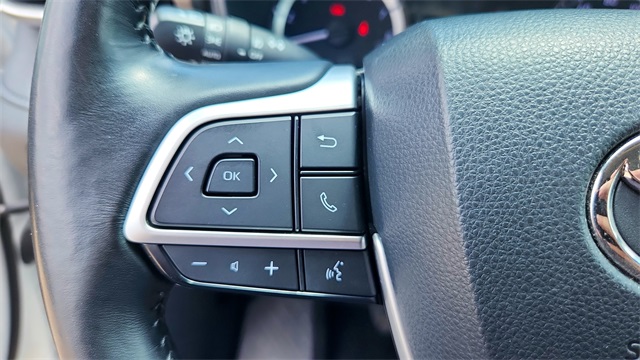 Vehicle image 29 of 34