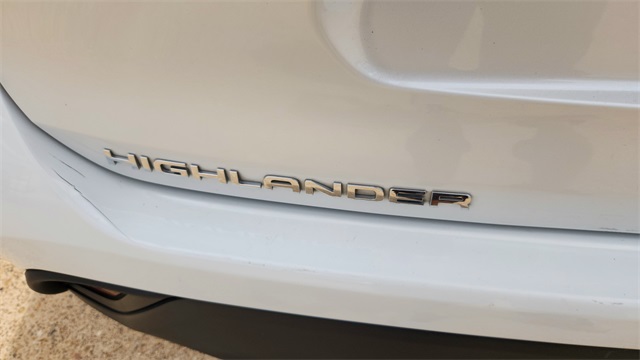 Vehicle image 25 of 34